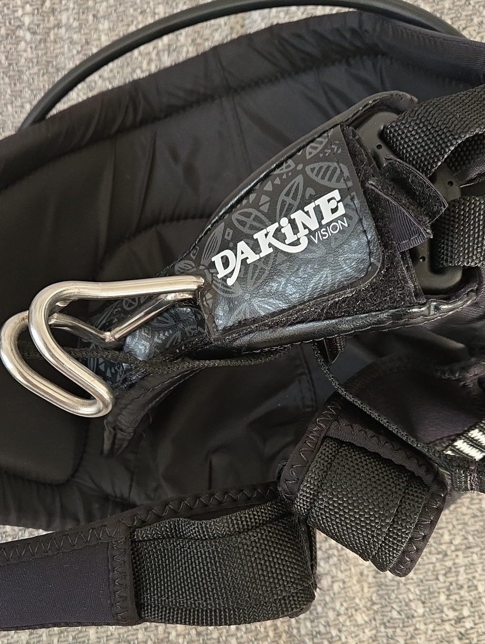 Dakine Vision Women's Black Harness with Metal Hook